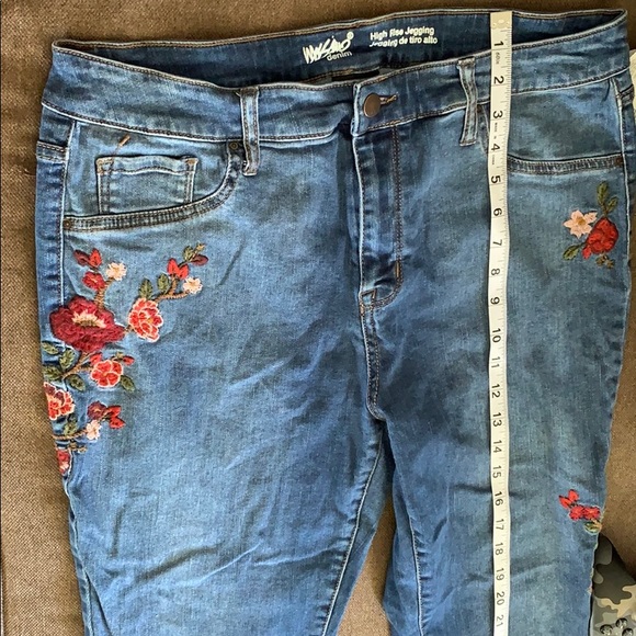 SOLD - Picture 6 of 7